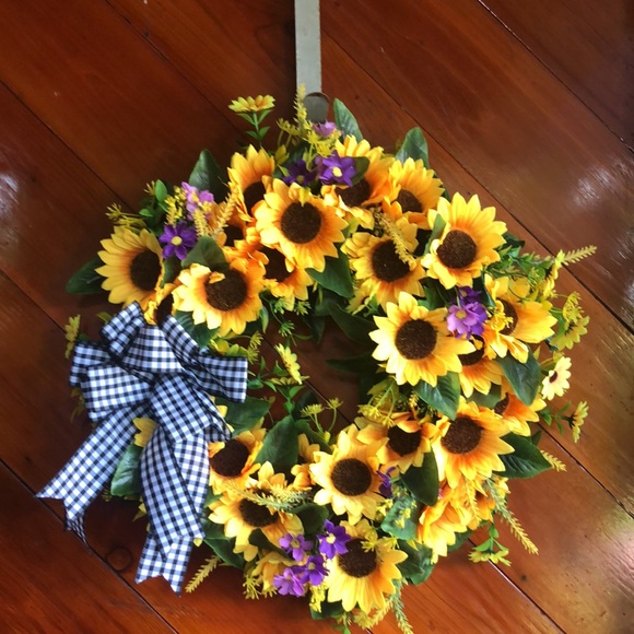 Rue 21 vegan Moto jacket with “quilting” detail on the sleeves. M.  no rips. - Picture 2 of 7